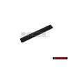 Audi Originale QUATTRO Cruscotto Logo Emblema Scritta Nero - 857853681A 01C